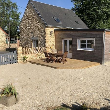 Charmante Maison De Campagne En Pierres Et Bois Sartilly-Baie-Bocage Kültér fotó