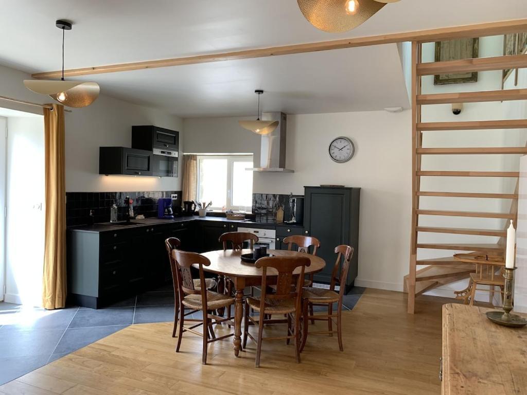 Charmante Maison De Campagne En Pierres Et Bois Sartilly-Baie-Bocage Kültér fotó